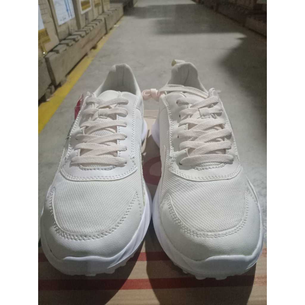 รองเท้าผ้าใบ GRADO VELOX