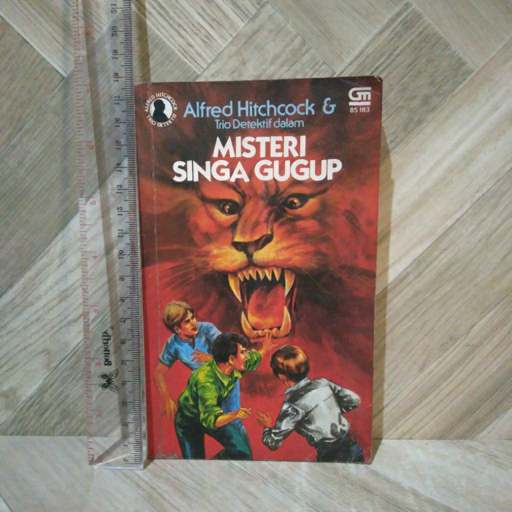 ปริศนาแห่งสิงโต Gugup โดย Alfred Hitchcock