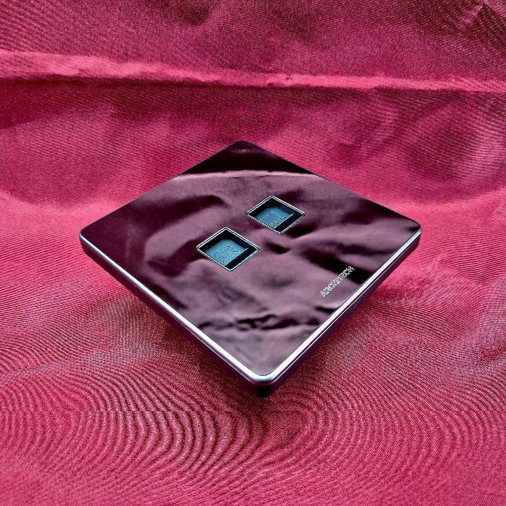 V16-E0102-BK ซ็อกเก็ตโทรศัพท์ + Data CAT6 1 Gang Switch Diamond Black Architech