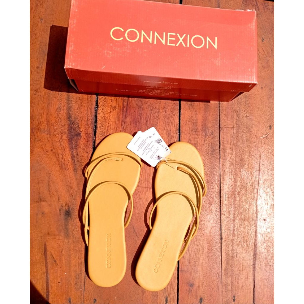 [CONNEXION ORIGINAL NEW FLAT SANDALS] CONNEXION ORIGINAL NEW SIZE 36 37 38