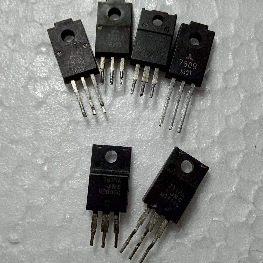 Ic Regulator 7805 - 7815 วินาที (ต้นฉบับ)