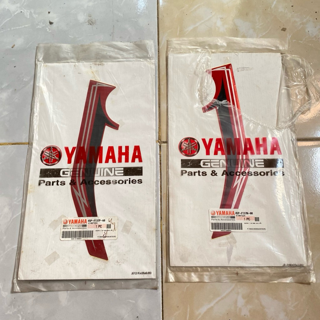 MERAH สติ๊กเกอร์ Striping ฝาครอบถังปีก Yamaha Byson 2010 สีแดง original YGP 45P-F137N-00 45P-F137P-0