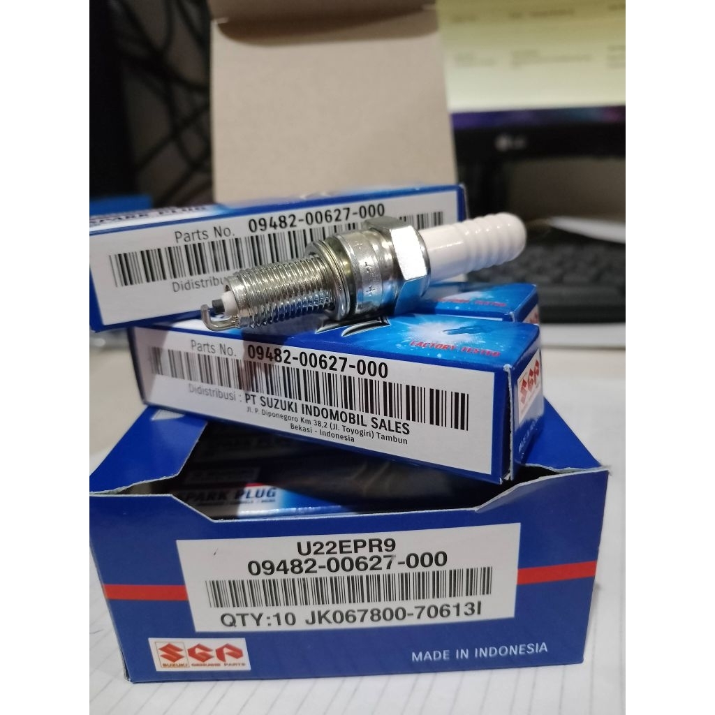 SPARK PLUG ORIGINAL SUZUKI MOTORCYCLE SPARK PLUG U22EPR9 09482.00627.000 ต้นฉบับ