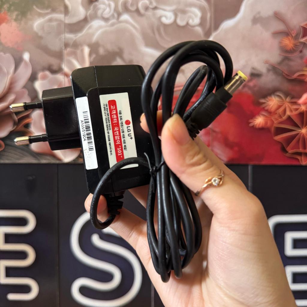 อะแดปเตอร์ต้นฉบับ LG U+ ANY05200A-U3 5 VOLT 2 CAMPERE CHARGER MODEM ROUTER กล่องทีวีลําโพง