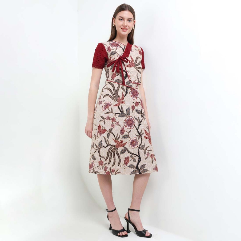 Rianty Batik Premium ชุดสตรีพร้อมคอปกครีม Cavera Cavero Lining