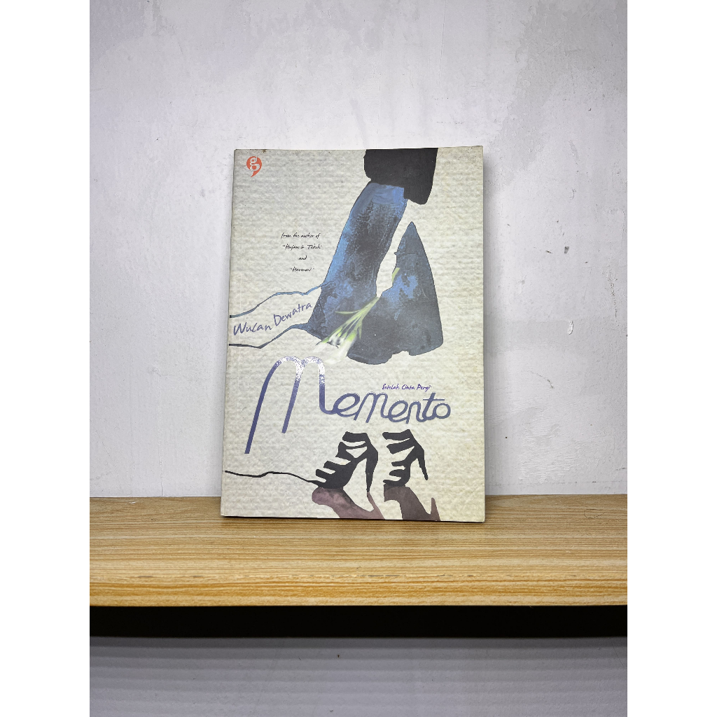 นิยาย - "Memento" โดย Wulan Dewatra.