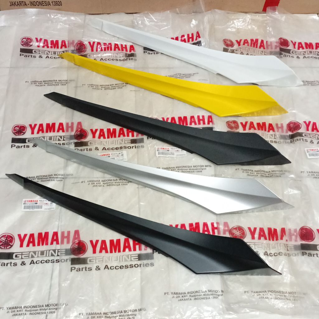 Mole ฝาครอบด้านข้างปีกดาดฟ้าด้านซ้ายล่าง xmax เก่า 250 เดิม B74-F171L-00