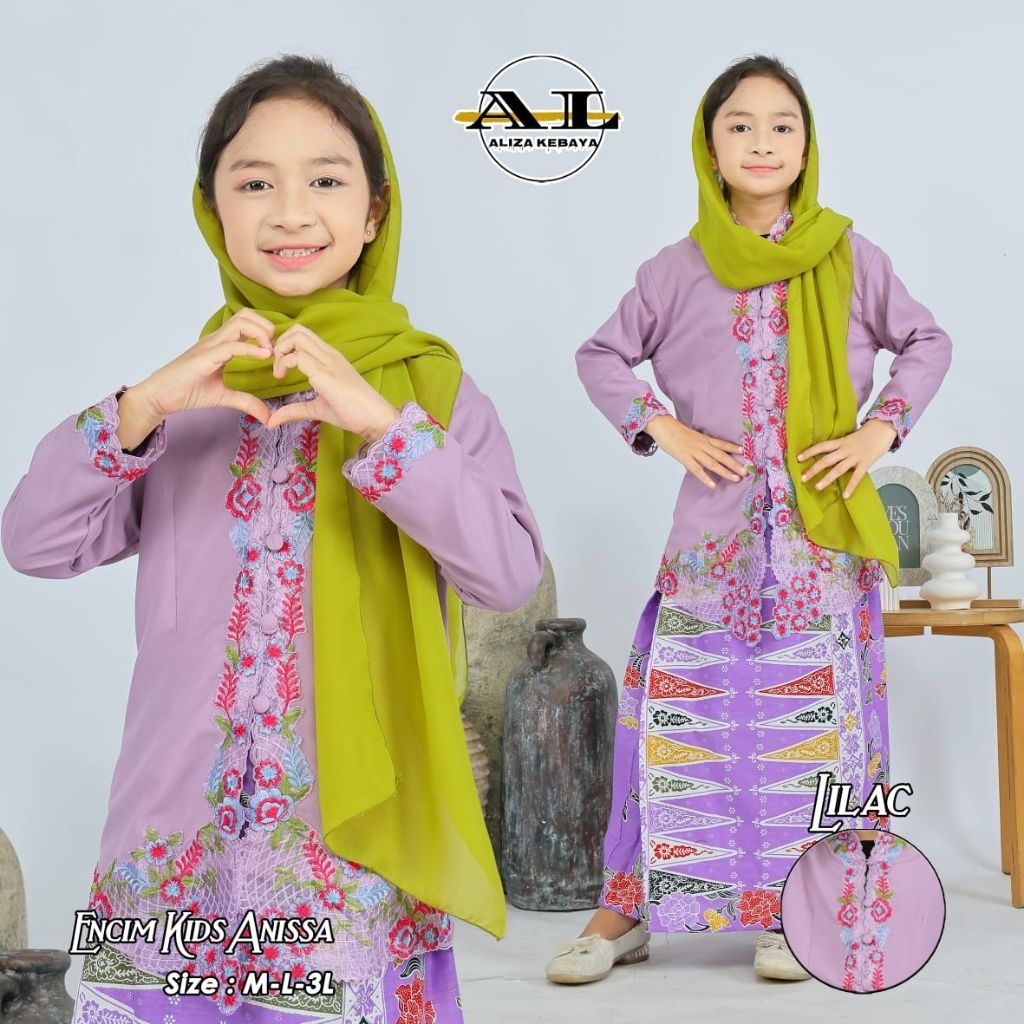 ONE SET OF CHILDRENS ENCIM KEBAYA AND SHAWL // ELEMENTARY SCHOOL ENCIM KEBAY // CHILDRENS ENCIM KEBA