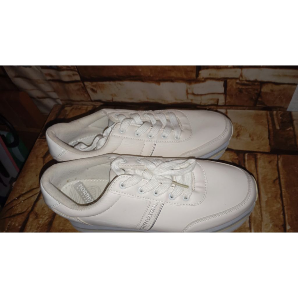 รองเท้า north star ดั้งเดิม