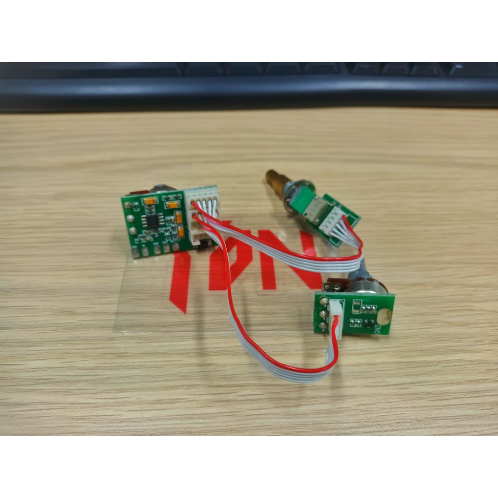 COR-TEK GB-III Ver.B 3 Band EQ Bass Preamp, Volume, Middle, Treble, Bass (ซ้อน)