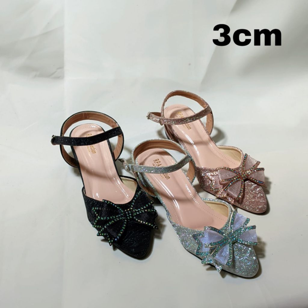 รองเท้าแตะรัดส้น 3 แพ็ค CM Model Strap L เนคไทริบบิ้นสวยงาม 023