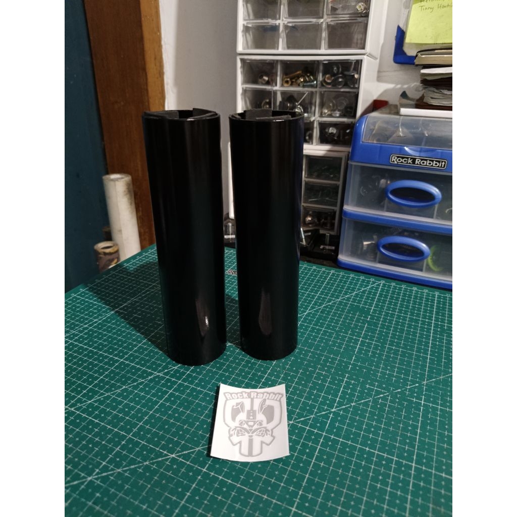 ฝาครอบโช้คบน Harley Sportster 48