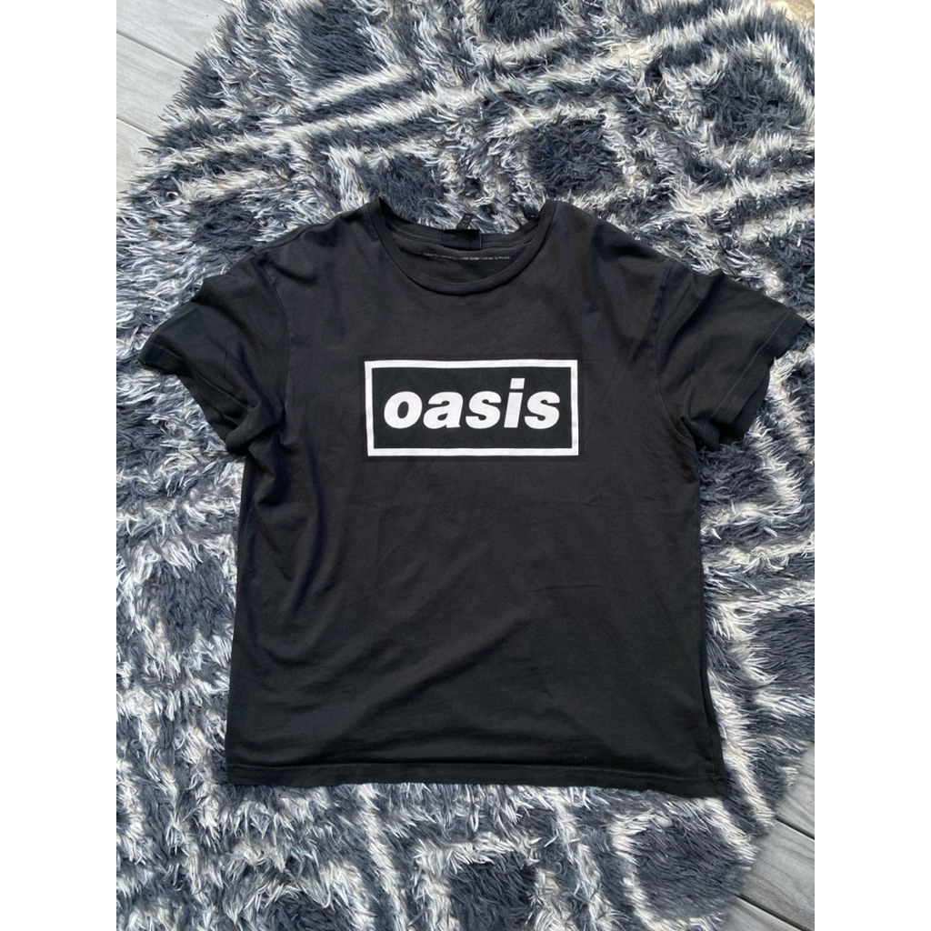 เสื้อยืดวง Oasis โลโก้กล่องโดยใบอนุญาต h&m Profity