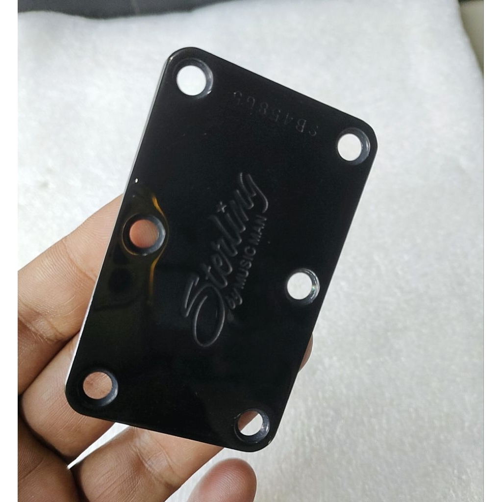 แผ่นคอเข้าร่วม Sterling Bass By Musicman Original Black