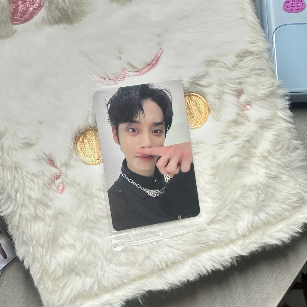 [เปลี่ยนเป็น spx] พร้อม ina pc photocard jiwoong pob makestar จุดหลอมละลาย