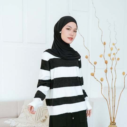 AMBUMAH Alva Fuzzy Stripe Sweater | เสื้อสเวตเตอร์เฟอร์ | เสื้อกันหนาวนุ่มนิ่ม | เสื้อกันหนาวไหมพรม 
