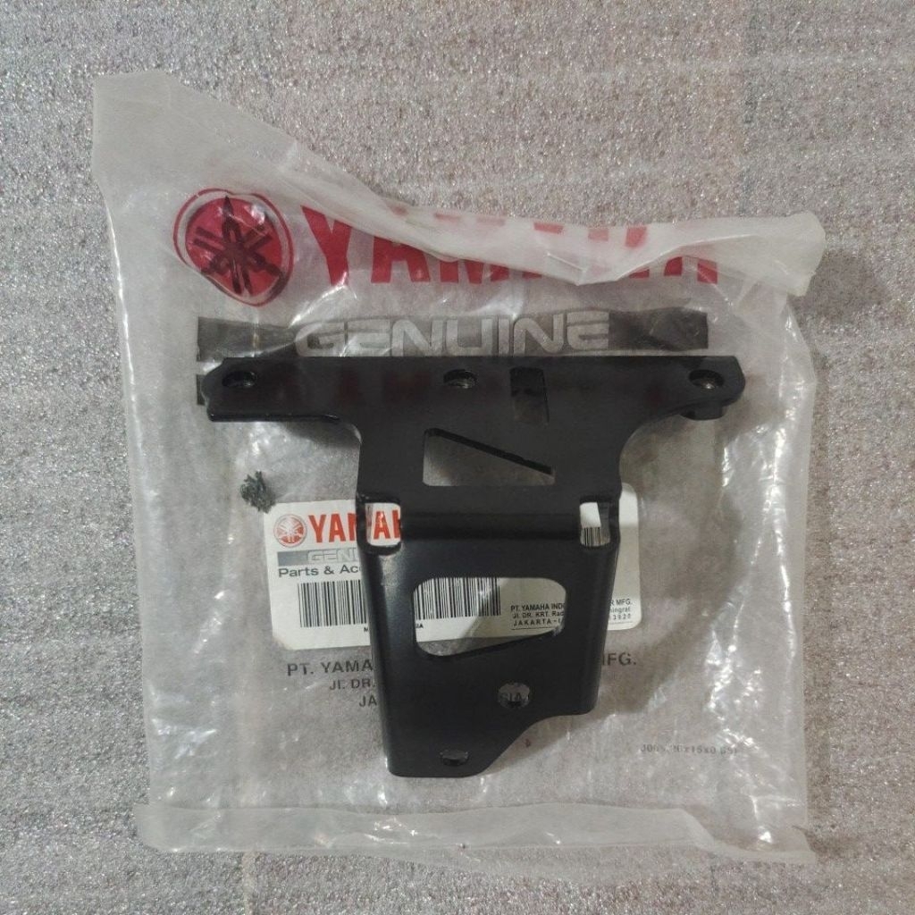 สเตย์ 1 ขายึดชิวหน้า Yamaha Fazzio YGP Original BEJ-F8356-00