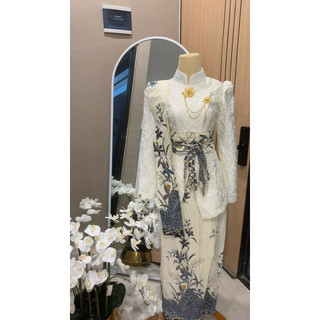 Kebaya janggan by Lyora Attire