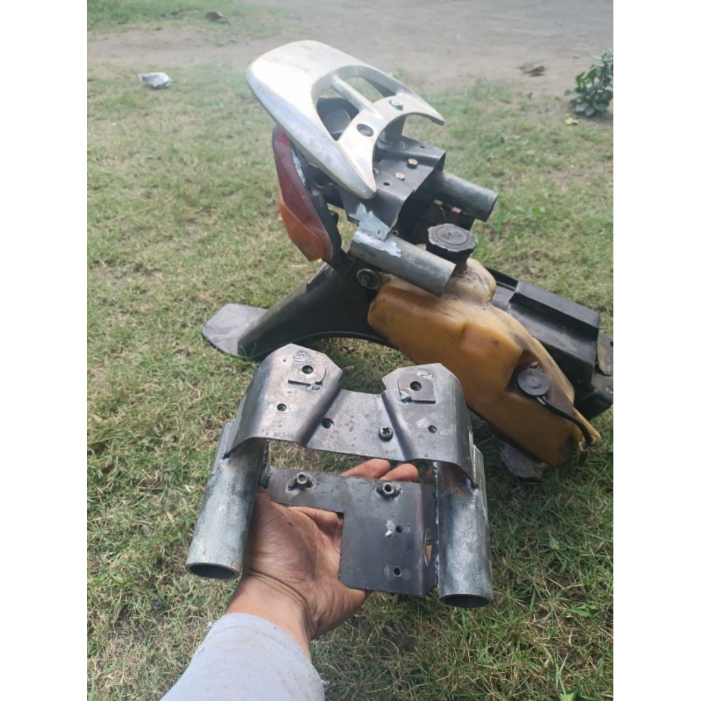 FIZ R HANDMADE REAR FRAME / F1ZR REAR FRAME CONNECTION / F1ZR TAIL