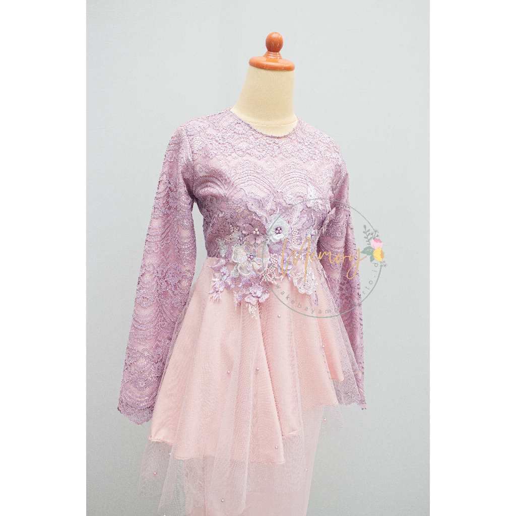 Preloved Kebaya Juwita One Set