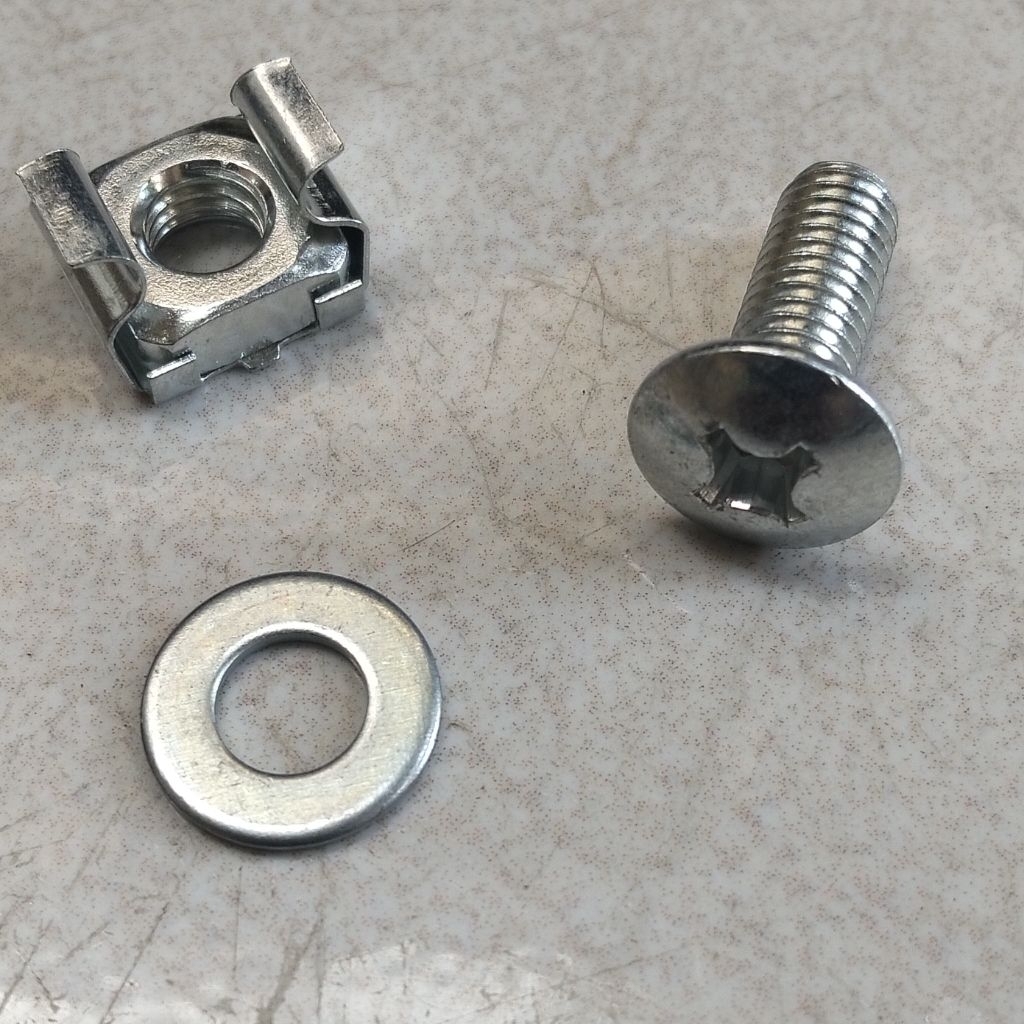 One ชุดสลักเกลียว Rack Server Cage Nut M6 Rack Mounting Server สีขาว 6 mm