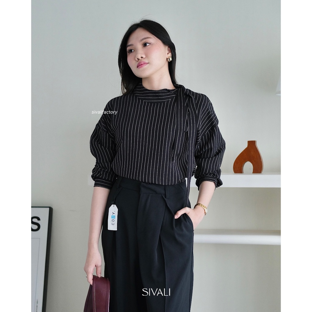 SIVALI Serene Stripe Blouse - เสื้อเบลาส์ลายทางแขนยาวผู้หญิง || 1950
