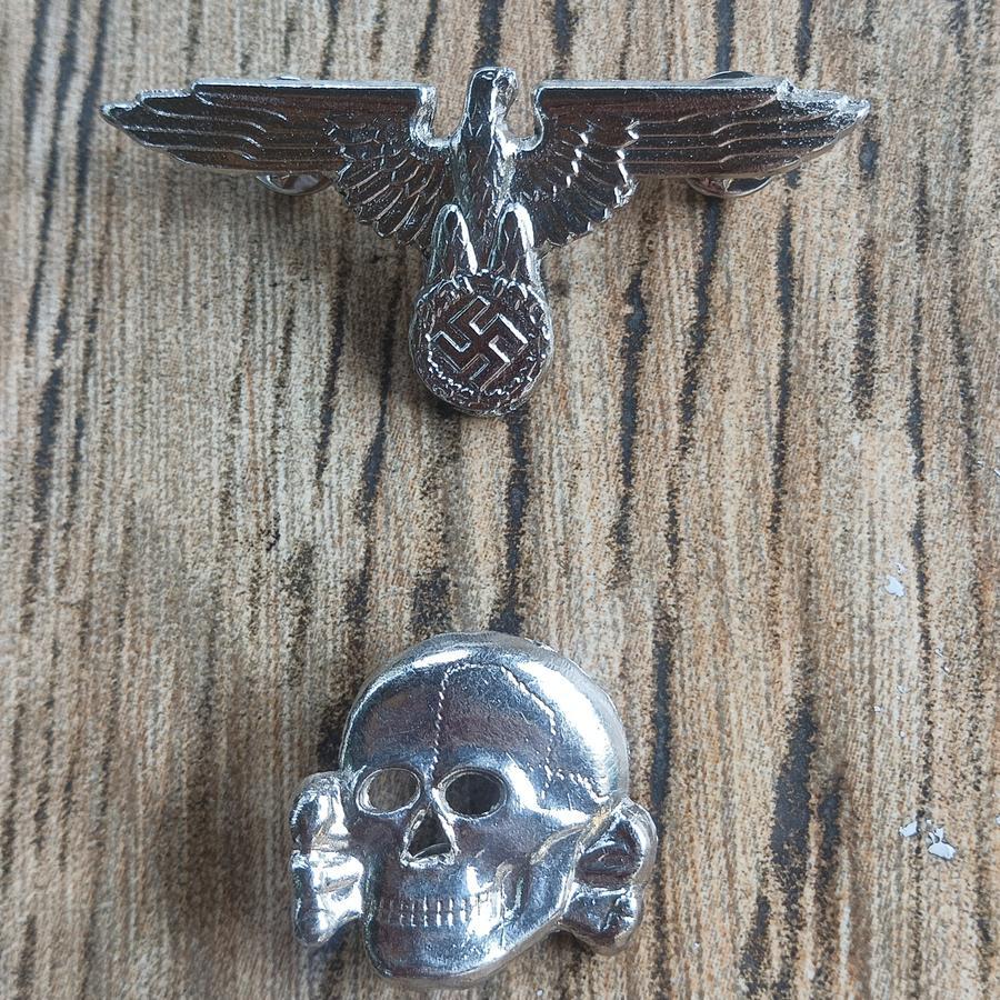 Visor Eagle & Tottenkaf Badge Pin Germany WW2