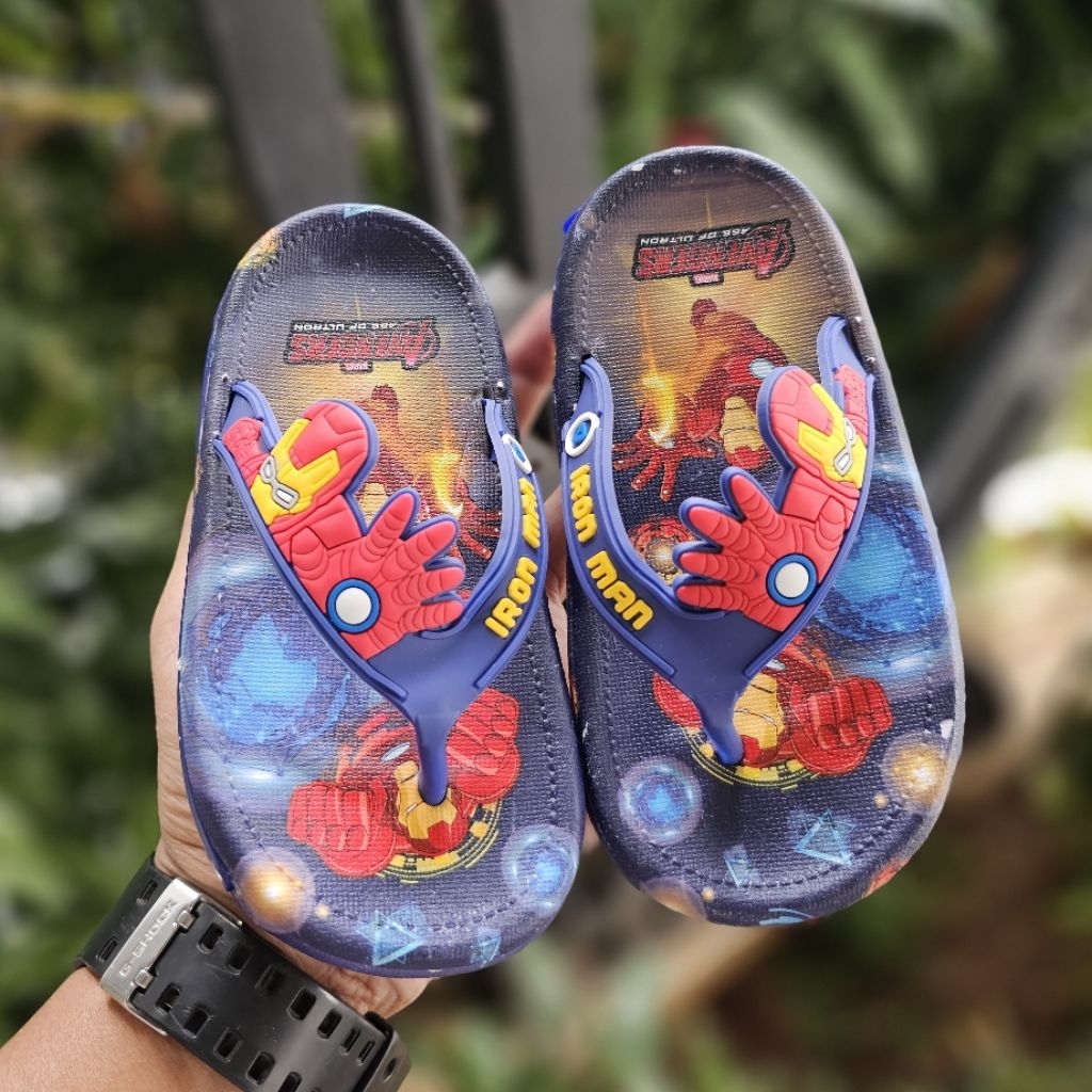 รองเท้าแตะมีไฟ LED ของ Ironman Boys - FLD2025-12IRONMAN