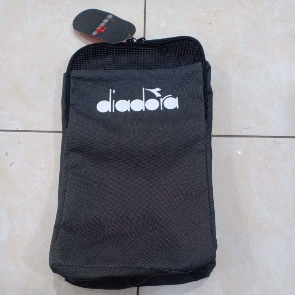 กระเป๋า Diadora dafi สีเทา