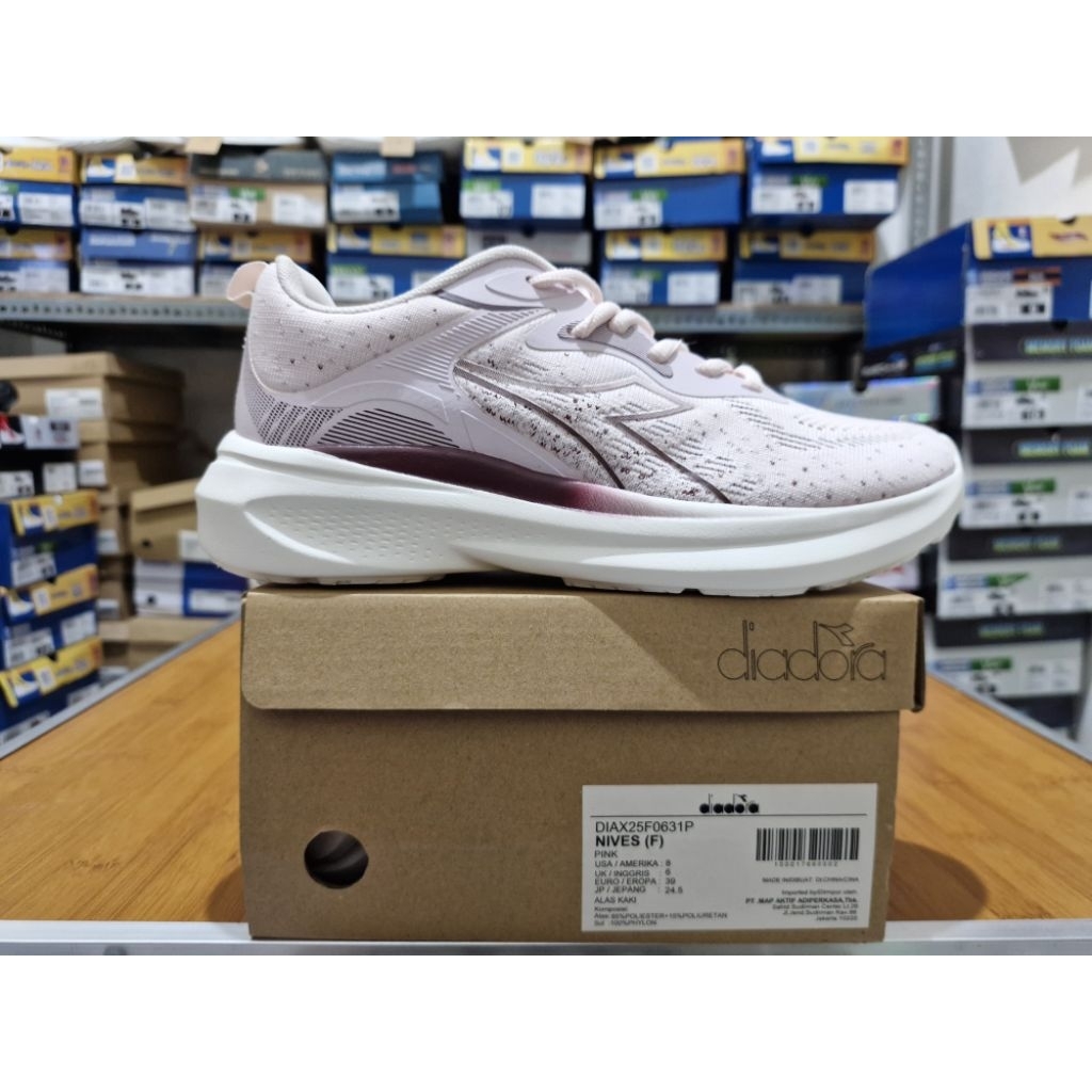 ใหม่ Limited Diadora Nives รองเท้าวิ่งสีชมพูผู้หญิง DIAX25F0631P ของแท้