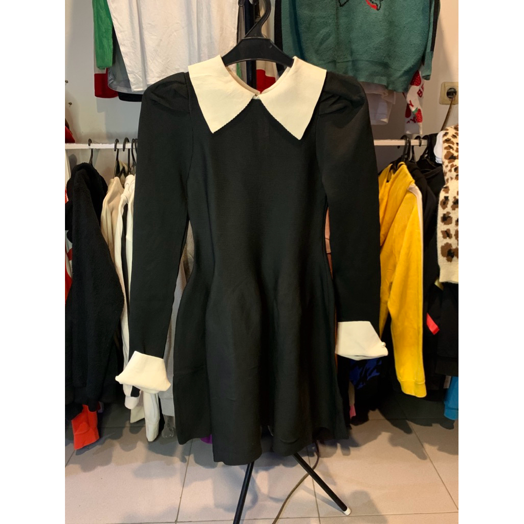 ชุดเดรสผ้าถักคอปก GRL