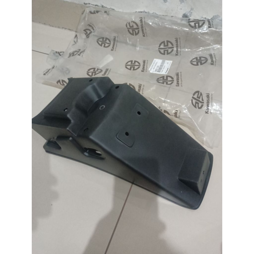 บังโคลนหลัง ninja r ninja kis ninja 150 ninja ss