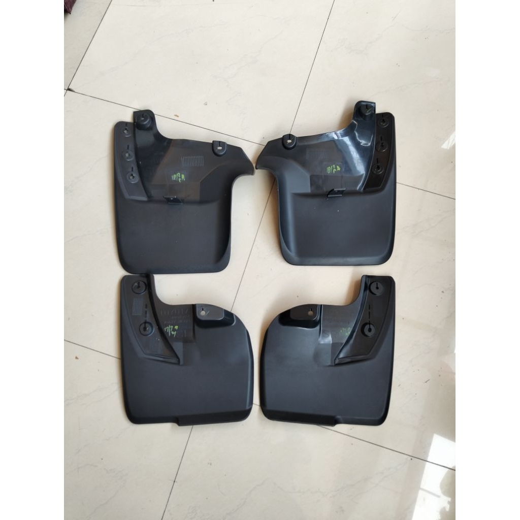 กันโคลน/พลาสติกมัดหมี่ Toyota Fortuner VRZ หน้า/หลังเดิม