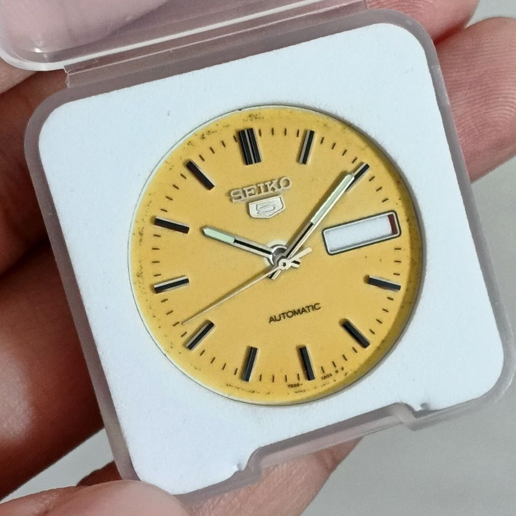 หน้าปัดและมือเดิมแกะจาก Seiko 5 automatic 7s26 full lume สามารถใช้กับ nh36 4r36