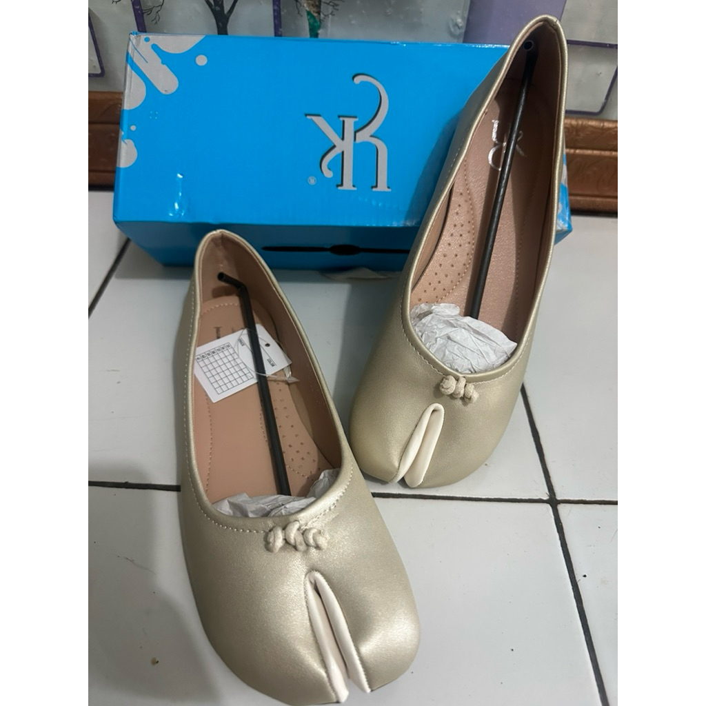 รองเท้า Yongki+admin