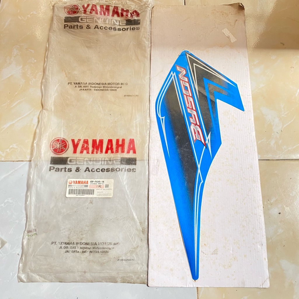 สติ๊กเกอร์ Yamaha Byson 2010 Blue RIGHT TANK Striping original YGP 45P-F4245-10