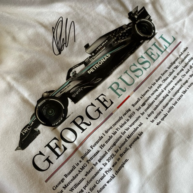 F1 George Russell***