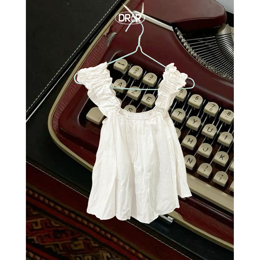 เสื้อครอป Igari สีขาว