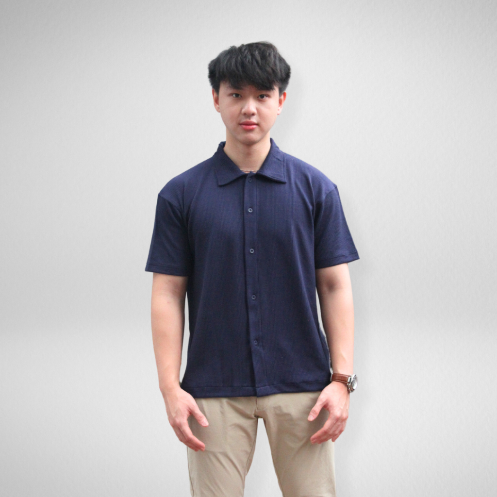 KEMEJA KOMFI - เสื้อไหมพรมแขนสั้น ILUMA