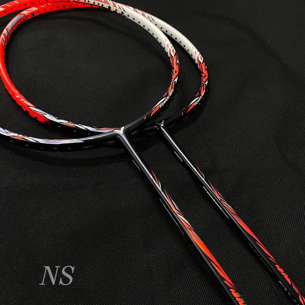 RYUGA ll METALLIC BADMINTON CKET SPECIAL BONUS BAG และด้ามจับ (พร้อมใช้งาน)