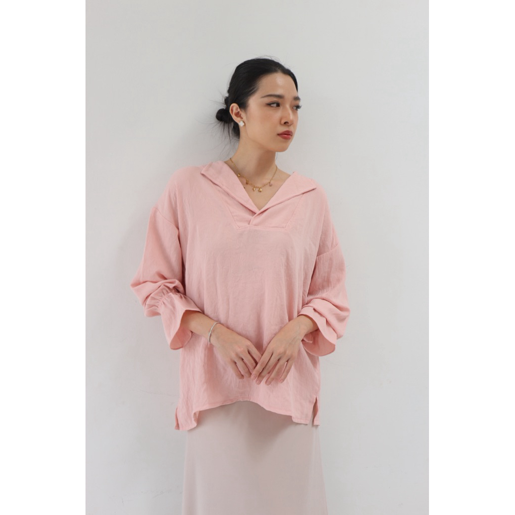 BODYESCAPE | Fey blouse - เสื้อเชิ้ตผู้หญิงโอเวอร์ไซส์