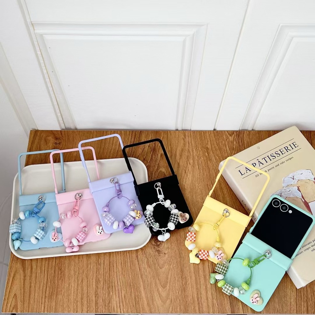 SAMSUNG GANTUNGANกรณีใหม่Samsung Zflip7 กระต่ายกระต่ายสายคล้องคอCharmน่ารักน่ารักสีสันCoolแขวนTPUปลอ