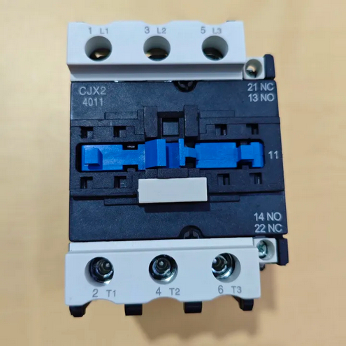 CJX2-4011 คอนแทคเตอร์ ZHSO ยี่ห้อ 40A 3Pole โหลด 18.5KW 400V คอยล์ 380V