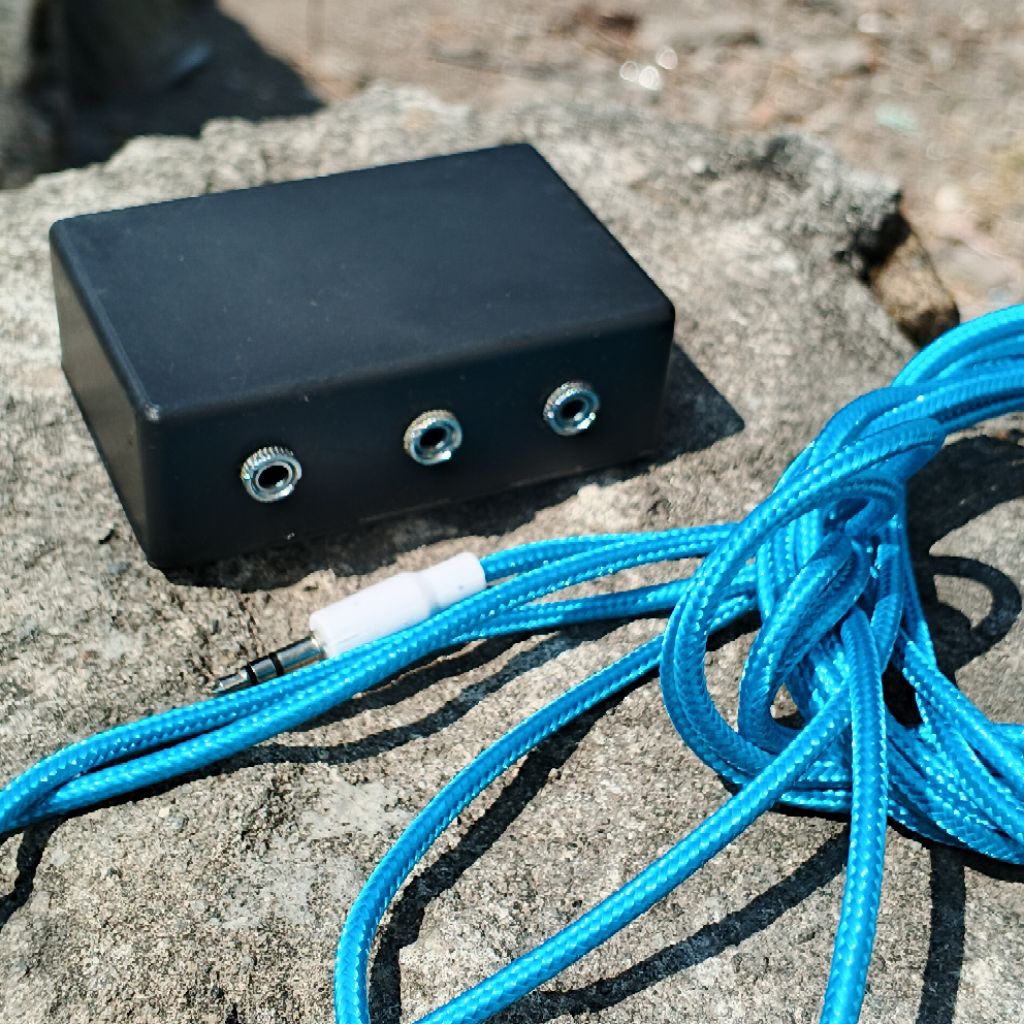 AUX PARALLEL INPUT 1 INPUT 3 OUTPUT, SPLITTER สําหรับ 3POWER AMPLIFIER JUMPER INTO 1