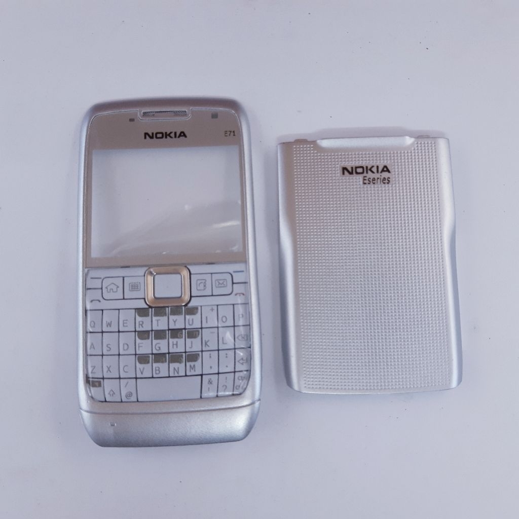 เคส Nokia e71*******