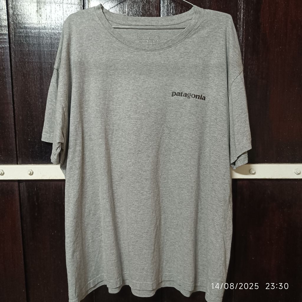 เสื้อยืด Patagonia**