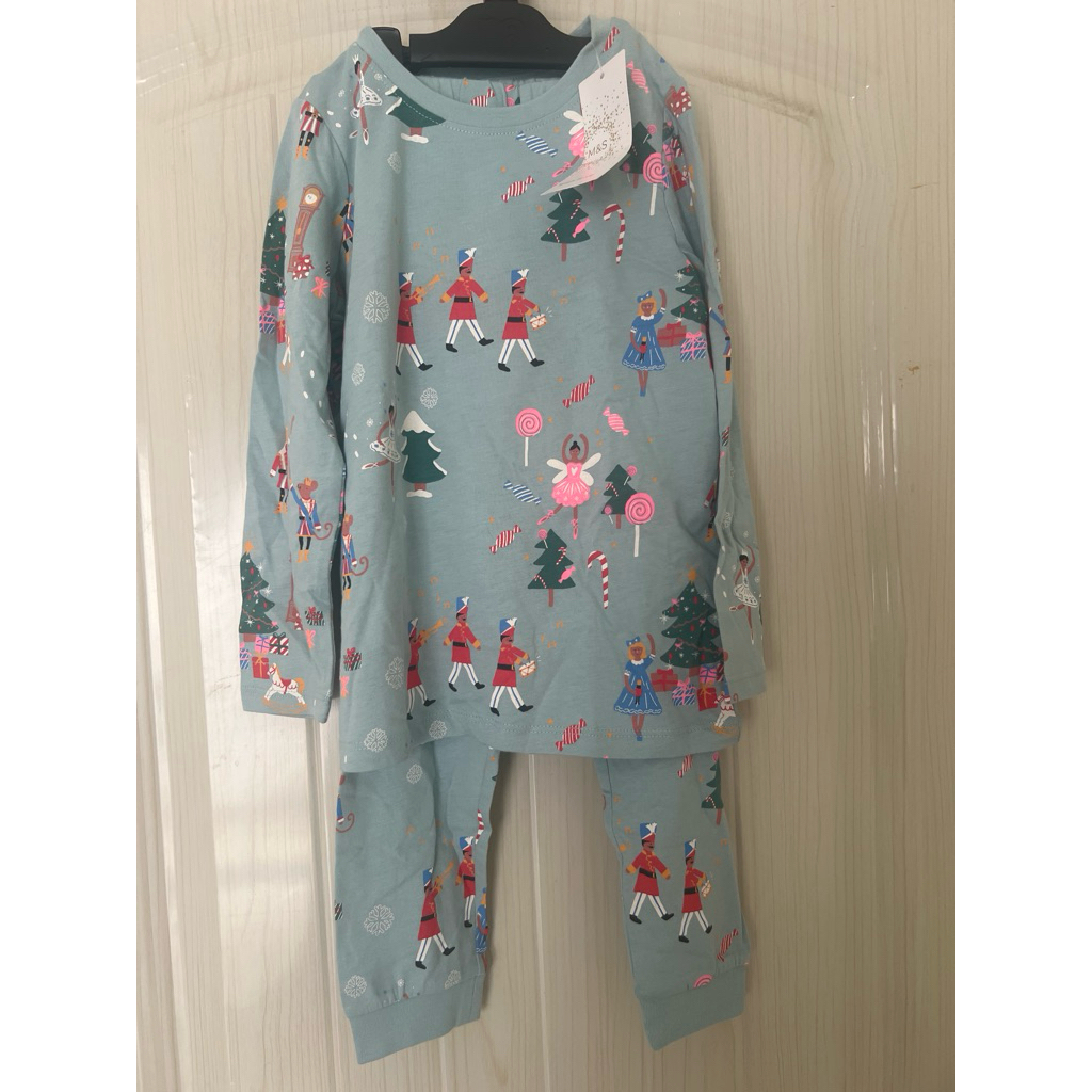 ชุดนอน Marks and Spencer sz 3-4T Christmas Theme