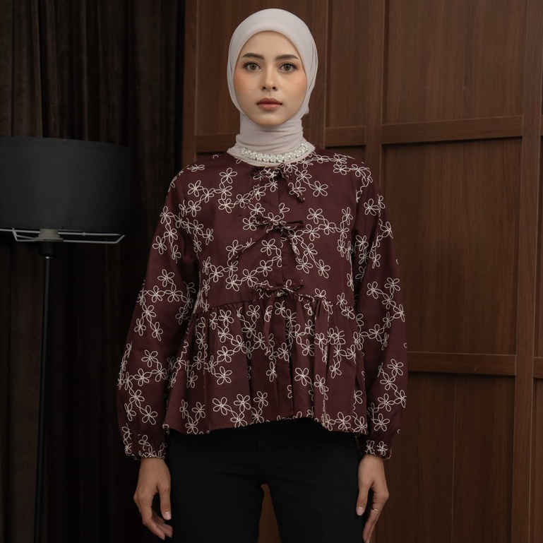 เสื้อ KATUN Mayoutfit Ohara | เสื้อเชิ้ตผ้าฝ้ายผู้หญิงปักลายดอกไม้และCoquette Accents