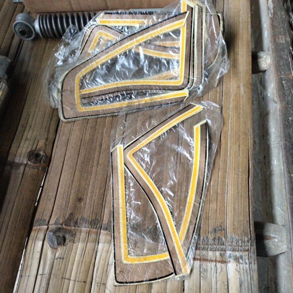 สติ๊กเกอร์ plisir kalkir รายชื่อ suzuki fr80 family สต๊อกเก่า