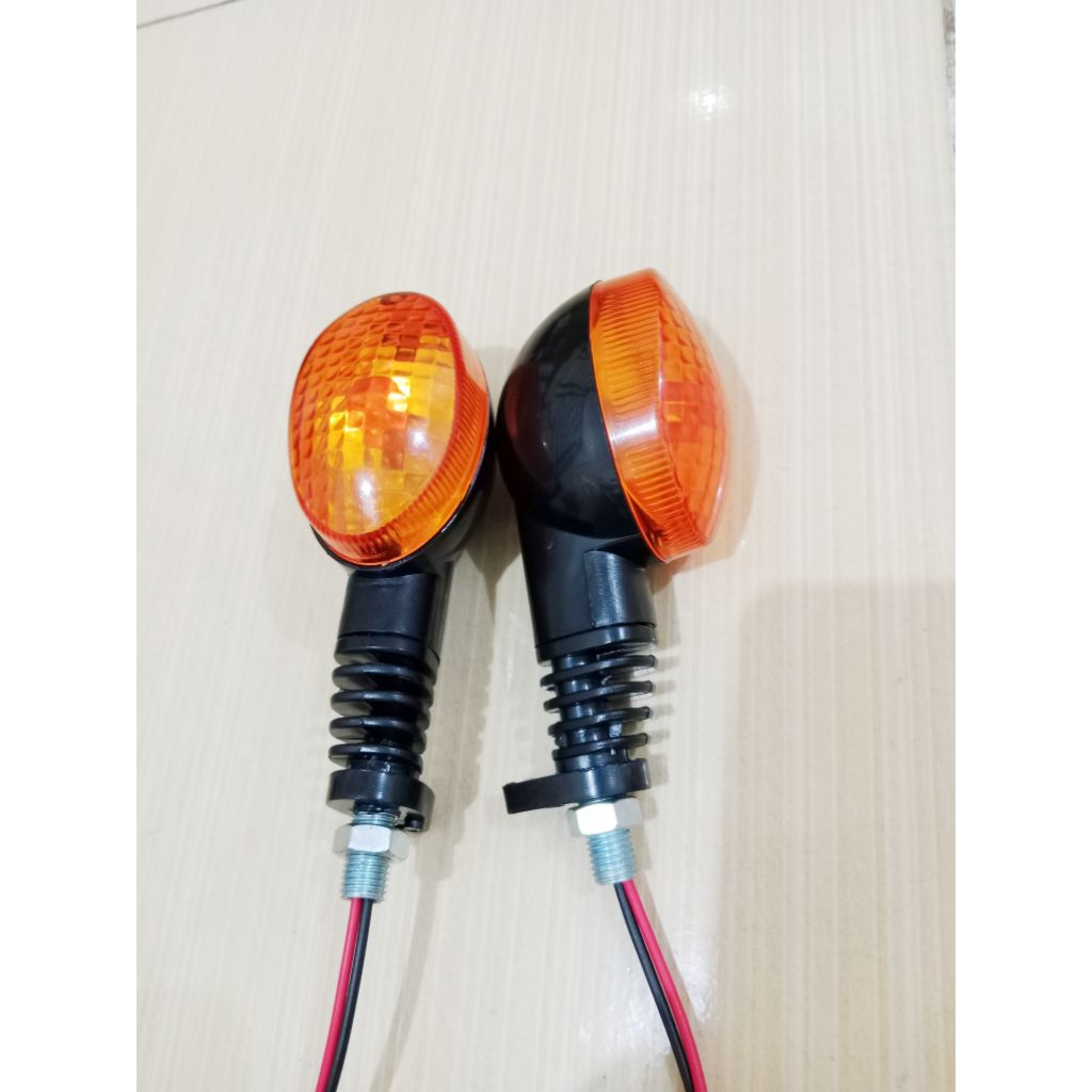 ไฟเลี้ยวหลัง W175/KLX150/KLX250/Ninja250 CARBON (Yellow Mica) STANDARD Size